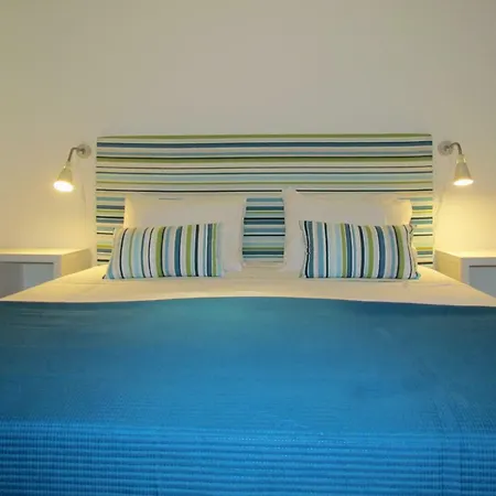 In With Sea View Apartmán