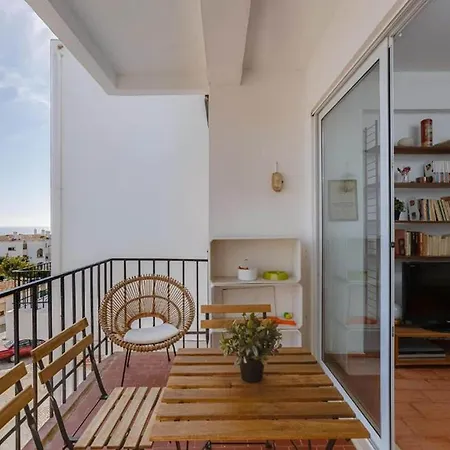 In Da With Sea View Apartment